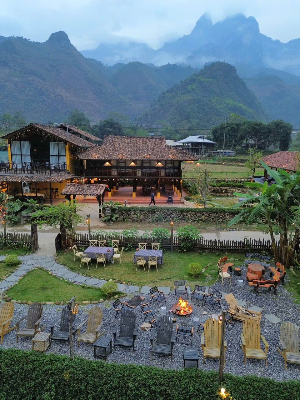 Homestay — suối đá, khu vực lửa trại